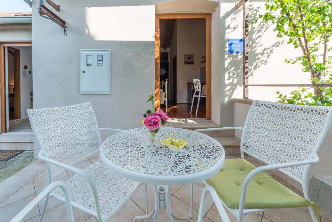 Apartmani Bugenvilija Brbinj 外观 照片
